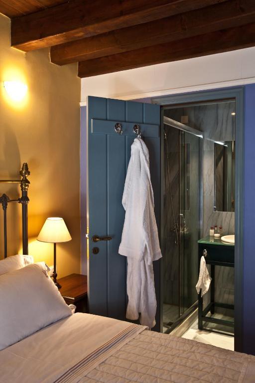 Hotel Mavromichalai Liménion Habitación foto